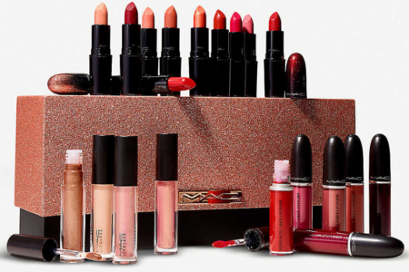 MAC COLLECTOR OF THE STARS KIT FOR HOLIDAY 2019 MAC COLLECTOR OF THE STARS KIT FOR HOLIDAY 2019 1 450x300 - MAC COLLECTOR OF THE STARS KIT FOR HOLIDAY 2019
