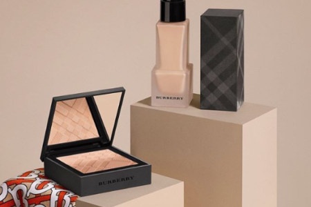 BURBERRY NEW MATTE GLOW FOUNDATION FOR FALL 2019 9 450x300 - BURBERRY NEW MATTE GLOW FOUNDATION FOR FALL 2019