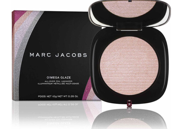 MARC JACOBS GLAM ROCK OMEGA GLAZE ALL OVER FOIL LUMINIZER 625x450 - MARC JACOBS GLAM ROCK O!MEGA GLAZE ALL-OVER FOIL LUMINIZER