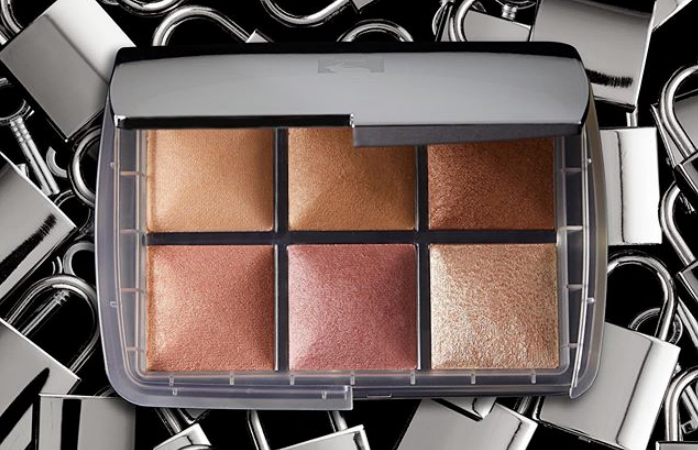 Hourglass Unlocked Ambient Lighting Palette 698x450 - HOURGLASS GHOST 2019 Christmas Holiday Collection