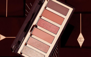 CHARLOTTE TILBURY CHARLOTTE DARLING EASY EYE PALETTE NOW AVAILABLE 320x200 - CHARLOTTE TILBURY CHARLOTTE DARLING EASY EYE PALETTE NOW AVAILABLE