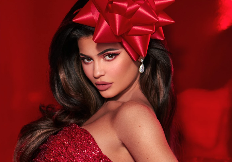 KYLIE COSMETICS 2019 Christmas Holiday Collection 1 - KYLIE COSMETICS 2019 Christmas Holiday Collection