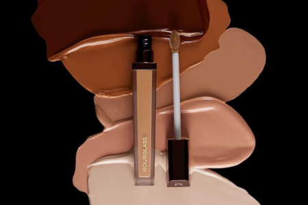 HOURGLASS VANISH™ AIRBRUSH CONCEALER AVAILABLE NOW 450x300 - HOURGLASS VANISH™ AIRBRUSH CONCEALER AVAILABLE NOW