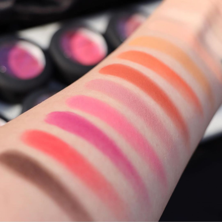kiss matte shadow pro palette lens blur kiss matte shadow pro palette lens blur
