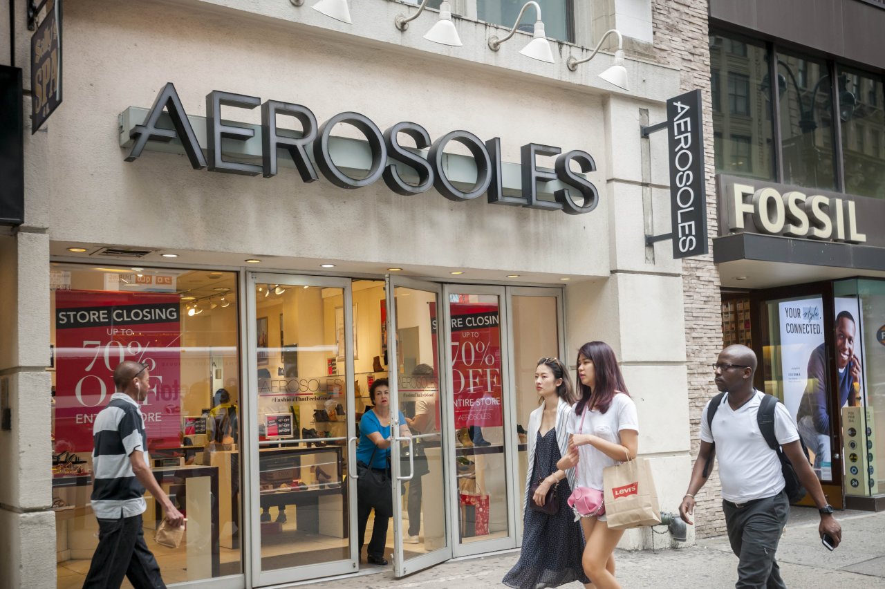 nearest aerosoles shoe store