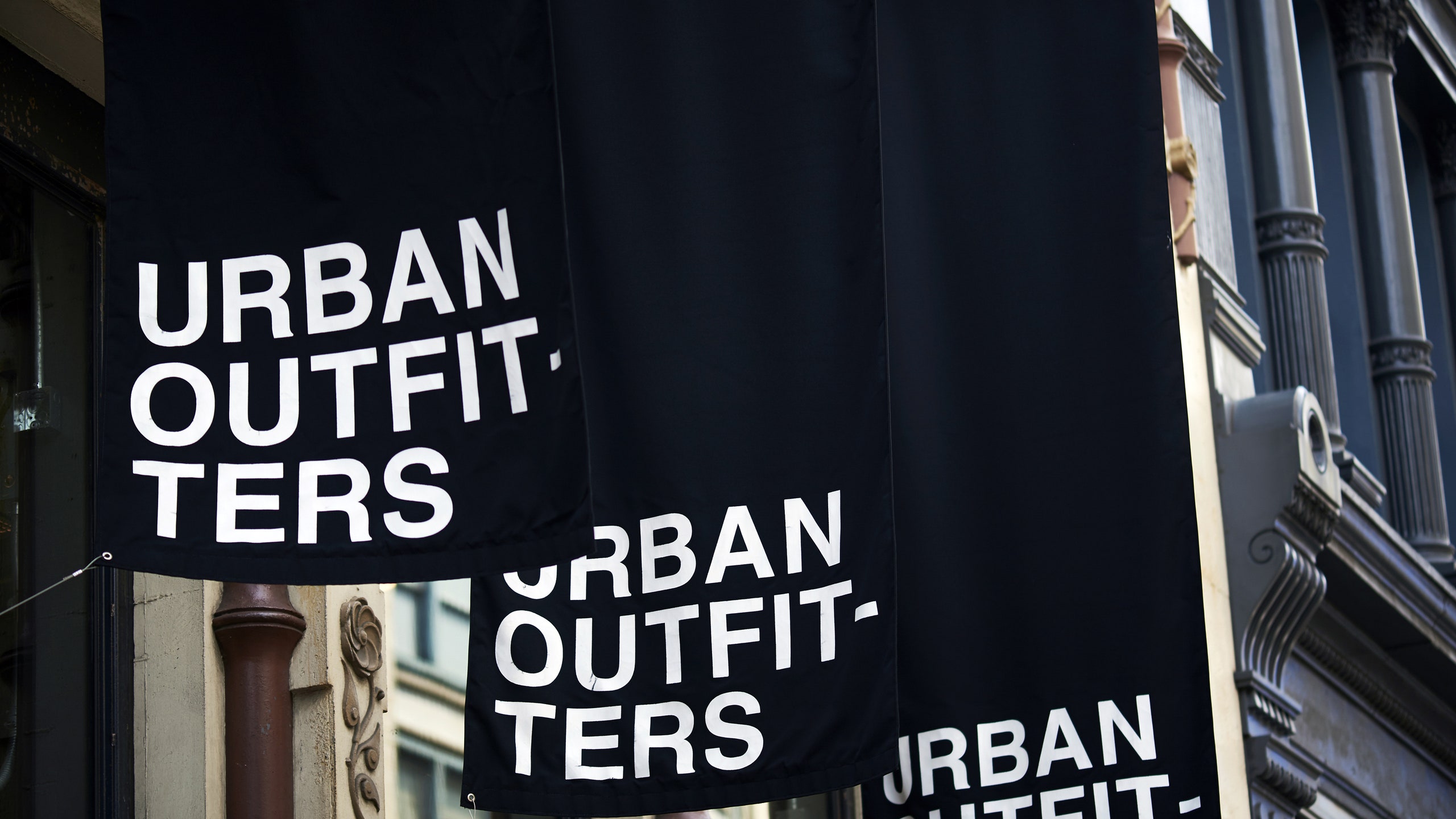Urban Outfitters Black Friday 2022 Beauty Deals & Sales Chic moeY