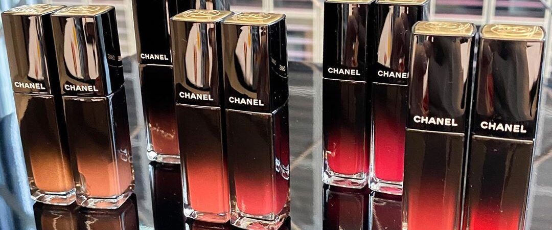Chanel Rouge Allure Laque Lip Swatch 2 1080x450 - Chanel Rouge Allure Laque Fall 2020