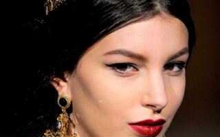 1 3 320x200 - Dolce&Gabbana Royal Holiday 2020 Makeup Collection