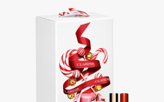 2 23 320x200 - Clarins Beautiful Lips Collection Makeup Gift Set