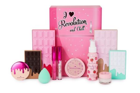 1 8 450x300 - I Heart Revolution Christmas Gift Sets 2020