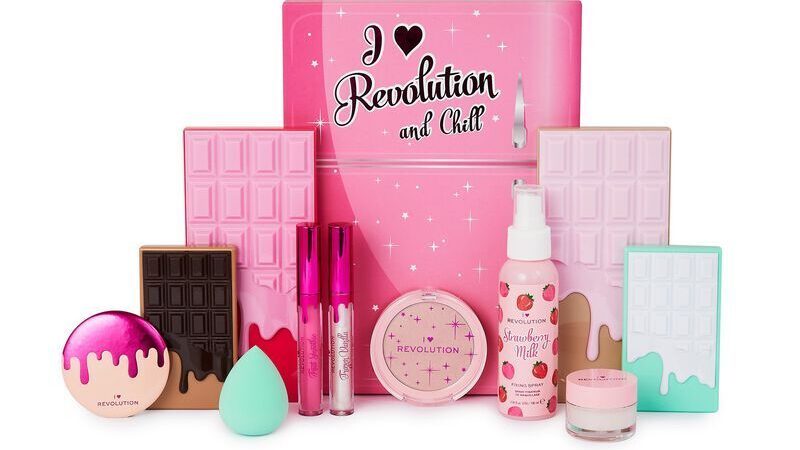 1 8 800x450 - I Heart Revolution Christmas Gift Sets 2020