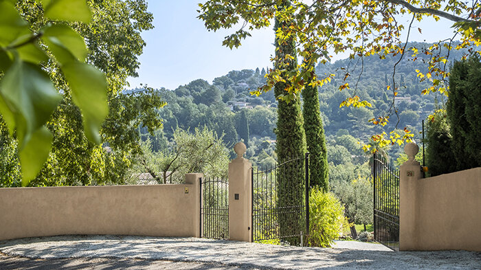 Lancôme Acquires Organic Rose Domain in Grasse 1 - Lancôme Acquires Organic Rose Domain in Grasse