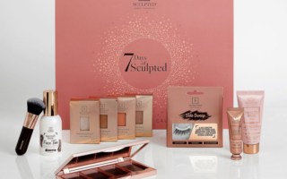 1 108 320x200 - Sculpted by Aimee Connolly 7 Day Beauty Advent Calendar 2020