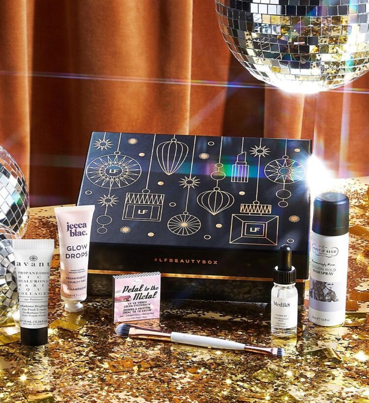 1 12 - Lookfantastic Beauty Box Subscription