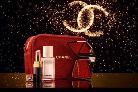 1 2 450x300 - Chanel Good To Glow Makeup Set