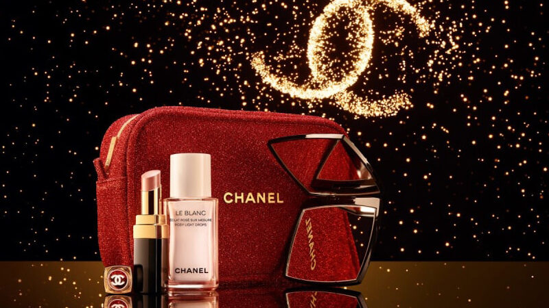 1 2 800x450 - Chanel Good To Glow Makeup Set