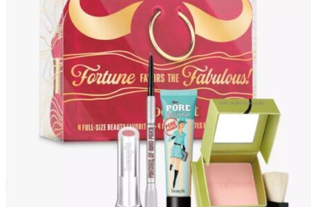 FL6N@OJ8R2EA@250XW 450x300 - Benefit Fortune Favors the Fabulous Lunar New Year Gift Set