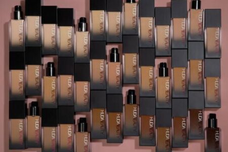 N4BO0H@JYL95223BW8 450x300 - Huda Beauty FauxFilter Luminous Matte Foundation