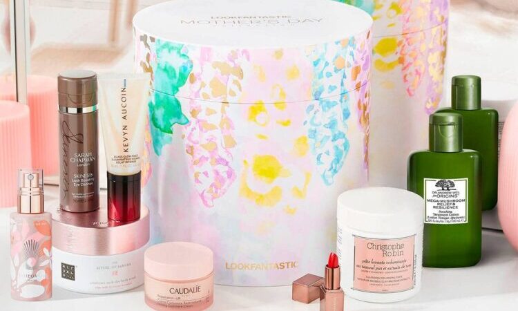 LookFantastic Mother's Day box 2021 - Review and Swatches | Chic moeY