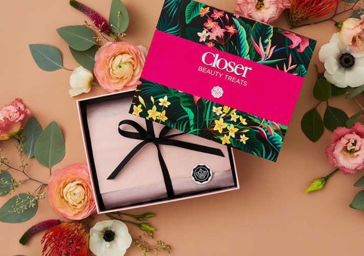 1 42 - Glossybox x Closer limited edition Beauty Box