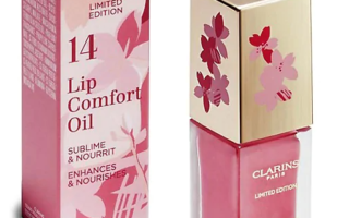 2 6 320x200 - Clarins Cherry Blossom Lip Comfort Oil