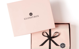 1 4 320x200 - Glossybox Pretty Pleasures box 2021