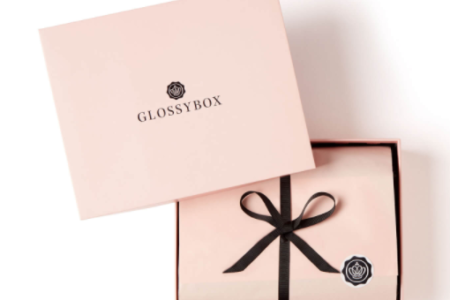 1 4 450x300 - Glossybox Pretty Pleasures box 2021