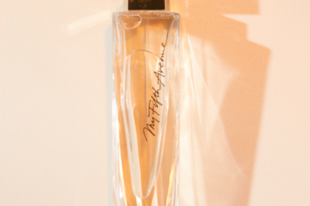 Elizabeth Arden Perfumes 450x300 - Elizabeth Arden Perfumes