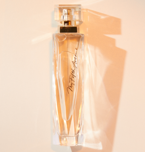 Elizabeth Arden Perfumes Chic Moey