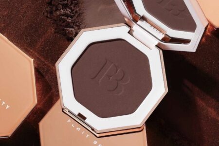 Fenty Beauty Sun Stalkr Instant Warmth Bronzer 450x300 - Fenty Beauty Sun Stalk'r Instant Warmth Bronzer