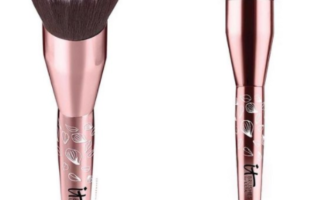 It Cosmetics Limited Edition Flawless Flower Powder Brush 320x200 - It Cosmetics Limited Edition Flawless Flower Powder Brush