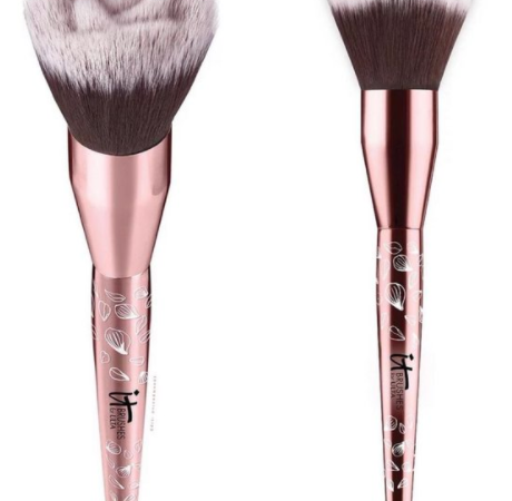It Cosmetics Limited Edition Flawless Flower Powder Brush 460x450 - It Cosmetics Limited Edition Flawless Flower Powder Brush