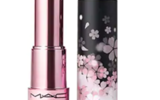 MAC Glow Play Lip Balm5 320x200 - MAC Glow Play Lip Balm Review