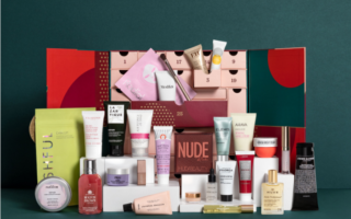 1 2 320x200 - Feelunique Beauty Advent Calendar 2021-50％ off