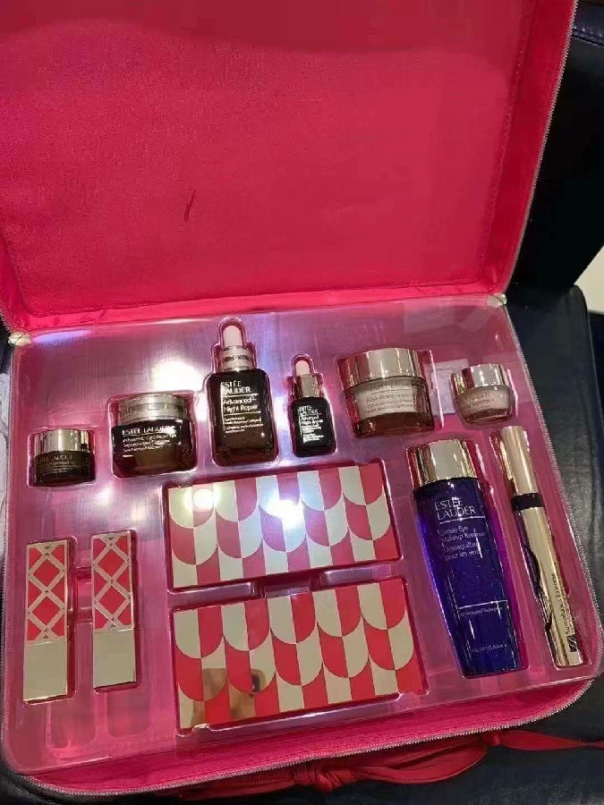 2 3 - Estee Lauder Christmas Gift Sets 2021