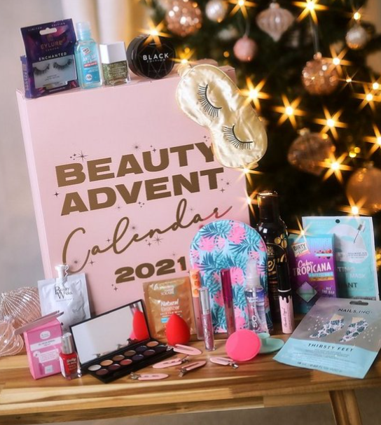 1 9 - Boohoo Advent Calendar 2021