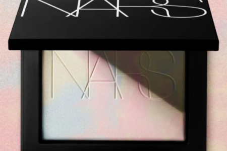 1 15 450x300 - NARS Cosmetics Light Reflecting Prismatic Powder Moonwave 2022