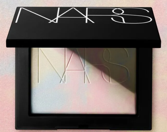 1 15 568x450 - NARS Cosmetics Light Reflecting Prismatic Powder Moonwave 2022