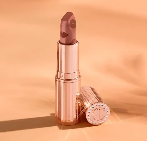 1 14 470x450 - Charlotte Tilbury K.I.S.S.I.N.G Lipstick Island Dream 2022