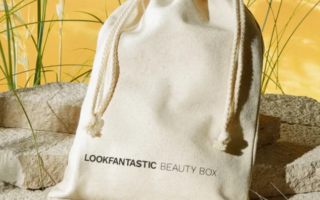 1 8 320x200 - Lookfantastic Holiday Haircare Edit Beauty Box