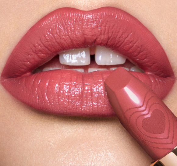 3 7 - Charlotte Tilbury Limited-Edition Holiday K.I.S.S.I.N.G Lipsticks 2022
