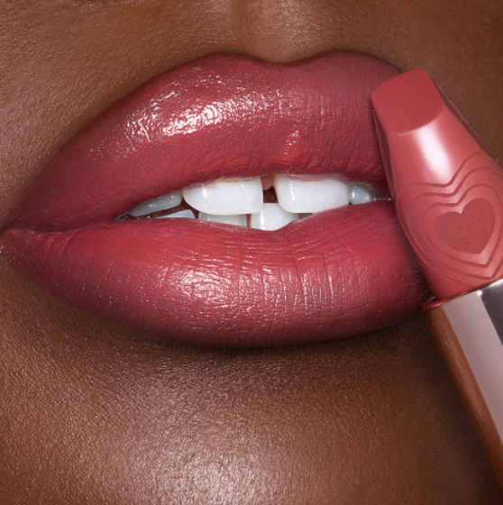 4 3 - Charlotte Tilbury Limited-Edition Holiday K.I.S.S.I.N.G Lipsticks 2022