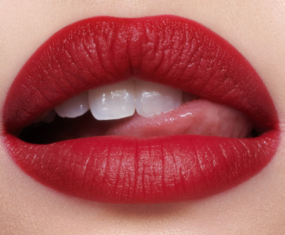 2 12 - Charlotte Tilbury Airbrush Flawless Lip Blur 2023