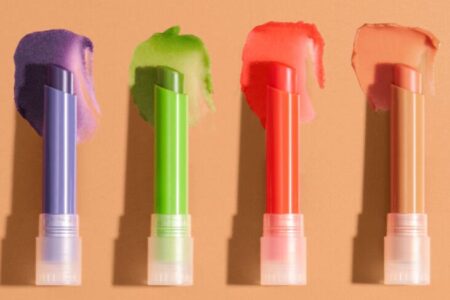 1 20 450x300 - Huda Beauty GloWish Super Jelly Lip Balm 2023