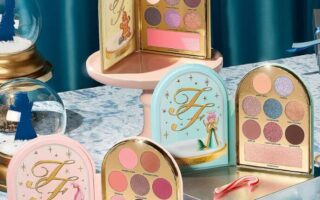 1 22 320x200 - Too Faced Let It Snow Globes 3-Piece Palette Gift Set 2023