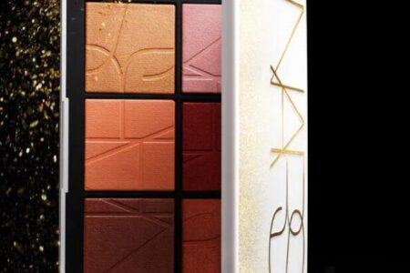 1 5 450x300 - NARS Holiday All That Glitters Light Reflecting™ Cheek Palette 2023