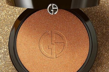 1 6 450x300 - Giorgio Armani Luminous Silk Glow Highlighter 2023