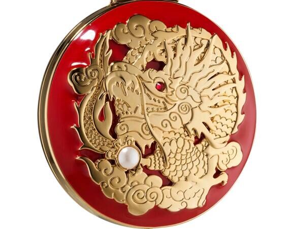 2 23 579x450 - Estée Lauder limited-edition Year of the Dragon Refillable Metal Compact 2024