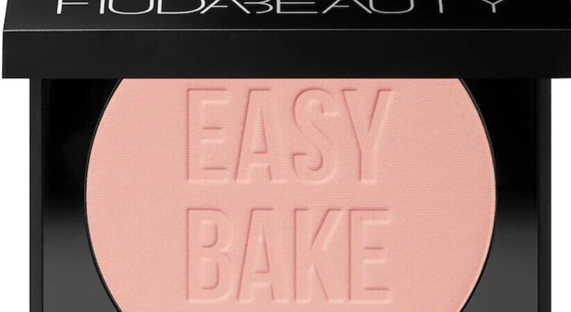 1 3 823x450 - Huda Beauty Easy Bake and Snatch Pressed Talc-Free Brightening and Setting Powder