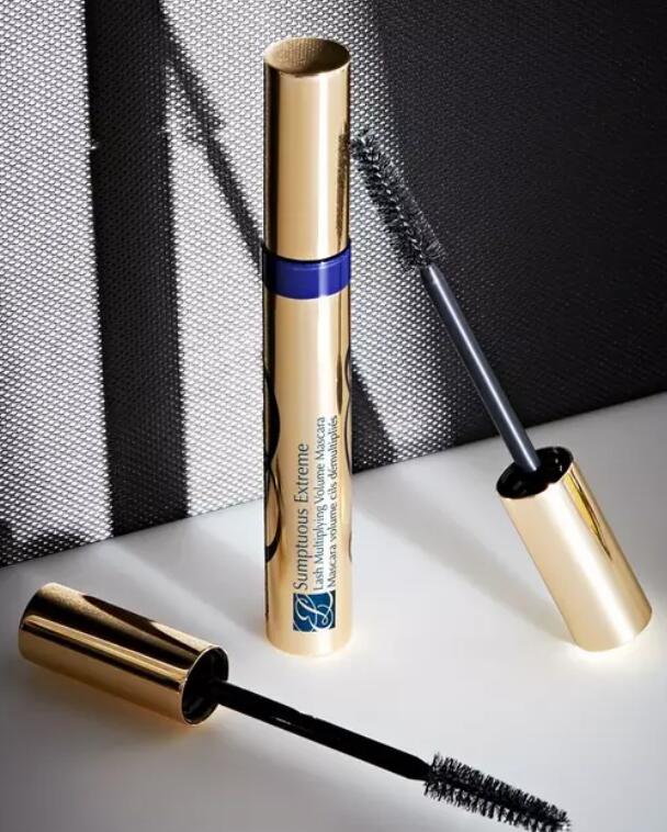 4 1 - Estée Lauder Sumptuous Extreme Lash Multiplying Volume Mascara 2023